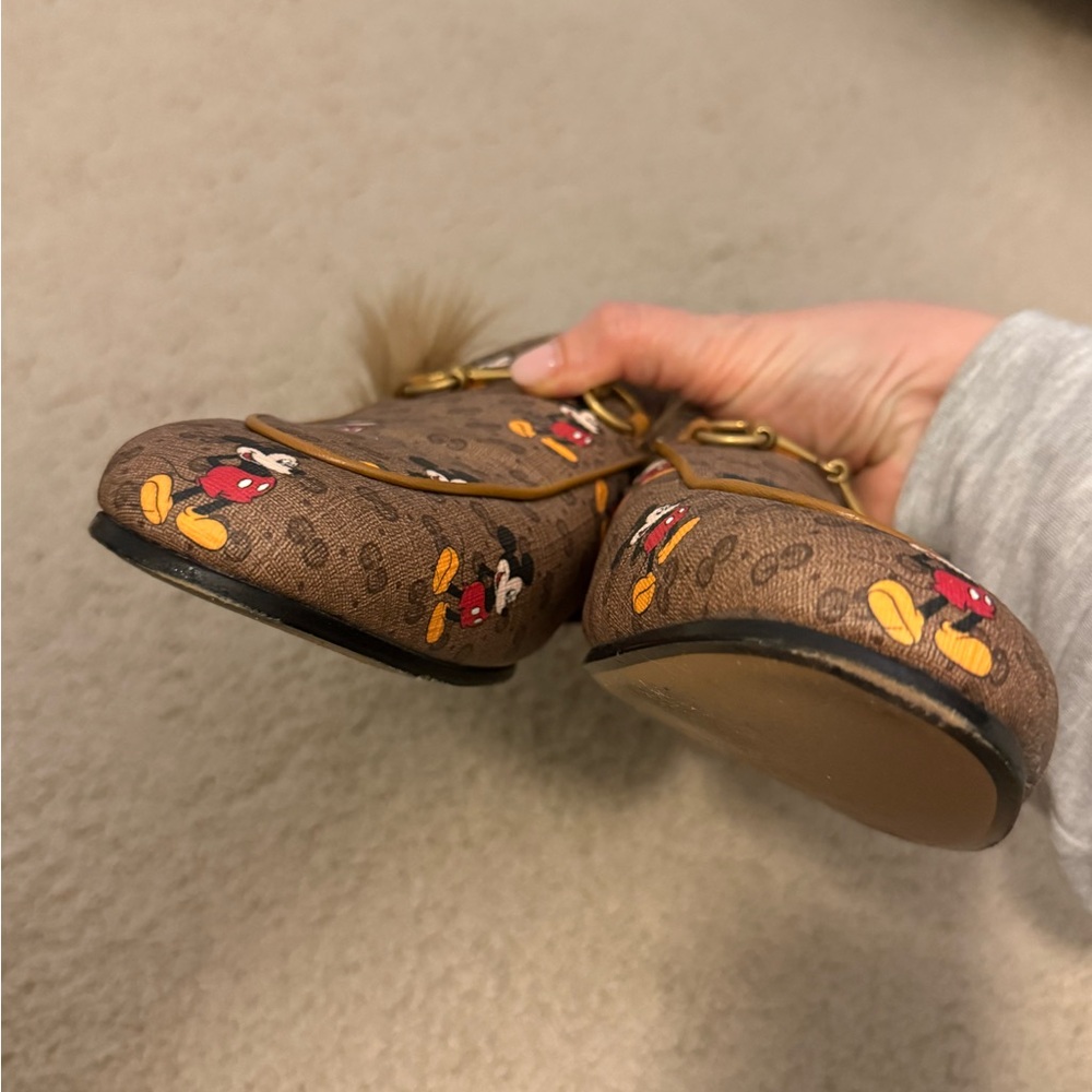 Gucci x Disney Loafer Mules - Picture 4 of 4